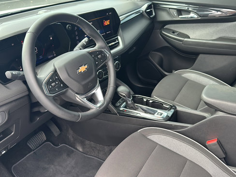 Used 2024 Chevrolet TrailBlazer LT w/ Convenience Package image 12