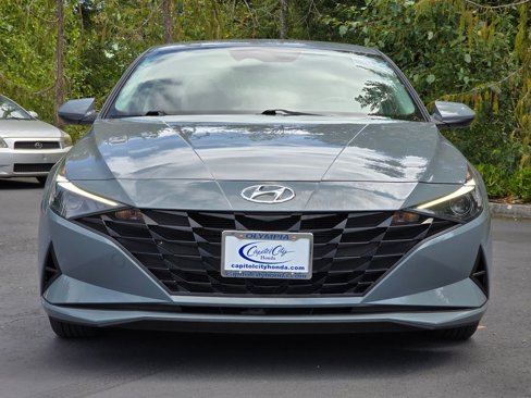 Used 2022 Hyundai Elantra SE w/ Cargo Package image 2