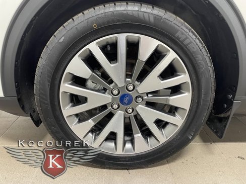 Used 2022 Ford Escape Titanium w/ Class II Trailer Tow Package image 7