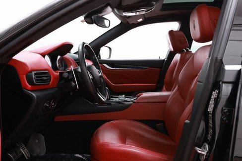 Used 2021 Maserati Levante S image 9