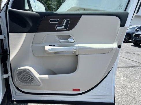 Used 2023 Mercedes-Benz GLB 250 image 29