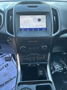 Used 2020 Ford Edge SEL image 19