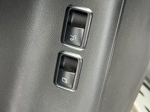 Used 2018 Mercedes-Benz GLS 450 4MATIC image 40