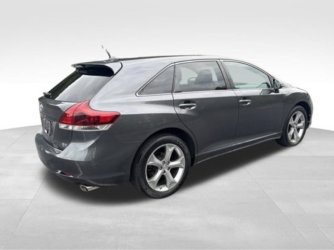 Used 2015 Toyota Venza XLE image 5