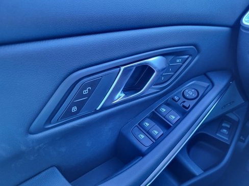 New 2025 BMW 330i Sedan w/ M Sport Package image 23