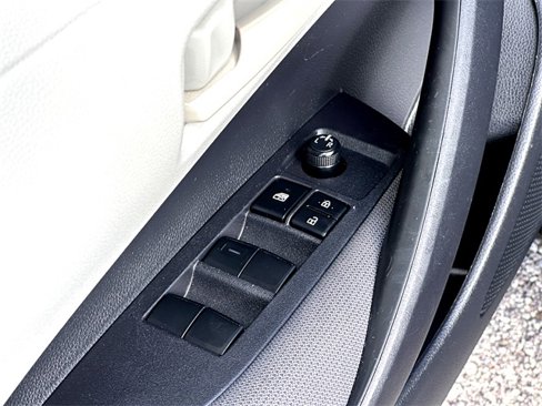 Used 2023 Toyota Corolla LE image 12