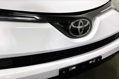 Used 2018 Toyota RAV4 LE image 29