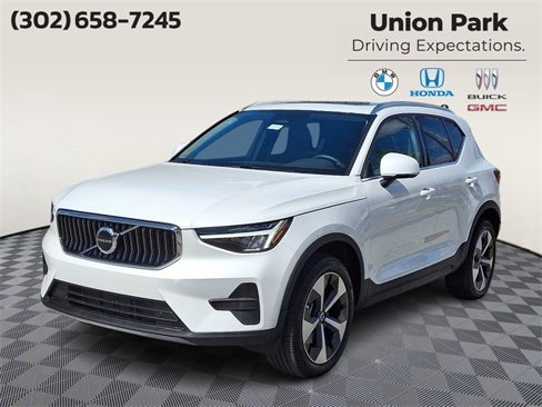 New 2025 Volvo XC40 B5 Core w/ Protection Package Premier image 1