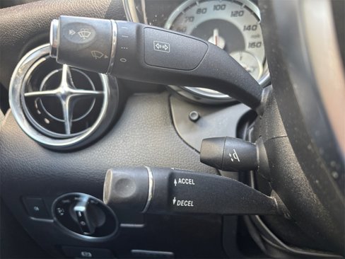 Used 2014 Mercedes-Benz SLK 250 image 27