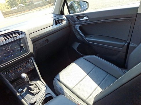 Certified 2021 Volkswagen Tiguan SE image 16