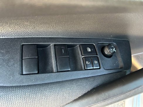 Used 2021 Toyota Corolla LE image 16