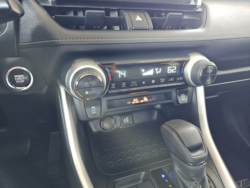 Used 2023 Toyota RAV4 XLE w/ Convenience Package image 27