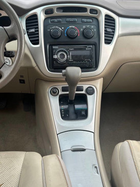 Used 2004 Toyota Highlander Limited image 19