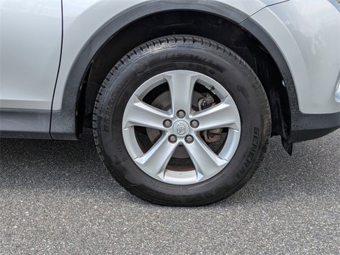 Used 2013 Toyota RAV4 XLE image 11