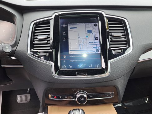 Used 2018 Volvo XC90 T6 Momentum w/ Convenience Package image 16