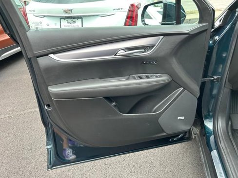 Used 2024 Cadillac XT6 Luxury image 8