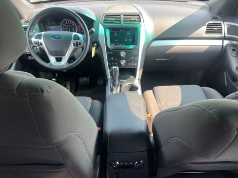 Used 2013 Ford Explorer XLT image 25