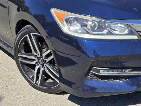 Used 2017 Honda Accord Sport image 9