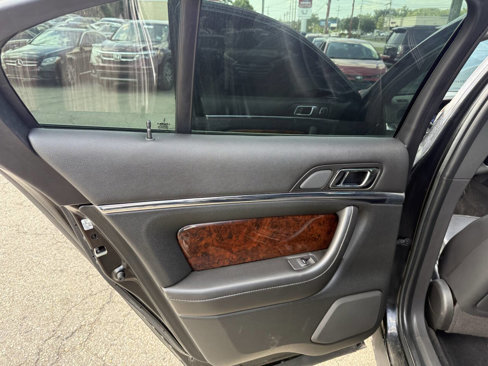 Used 2015 Lincoln MKS AWD w/ Equipment Group 101A image 20