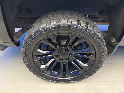 Used 2018 Chevrolet Silverado 1500 LT w/ All Star Edition image 8