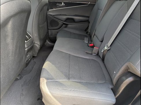 Used 2019 Kia Sorento L image 6