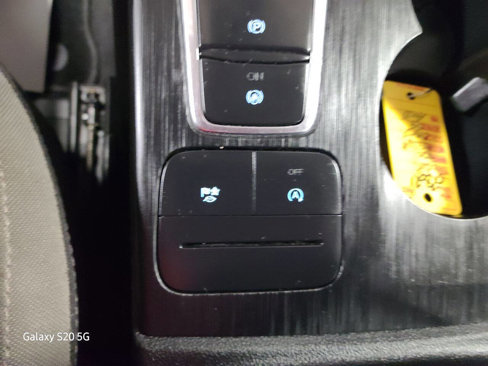 Used 2020 Ford Escape SE image 41