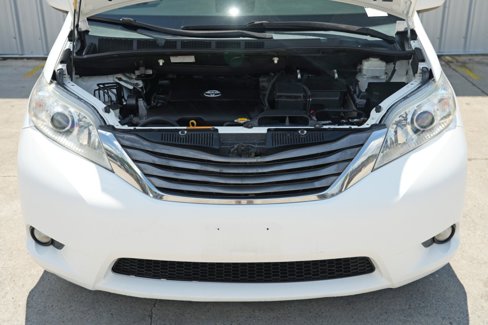 Used 2011 Toyota Sienna XLE image 6