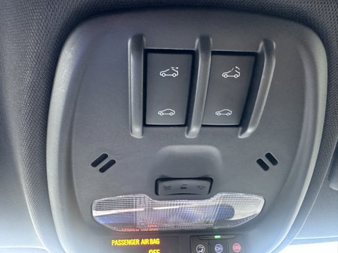 Used 2024 Chevrolet Trax RS w/ Sunroof Package image 22