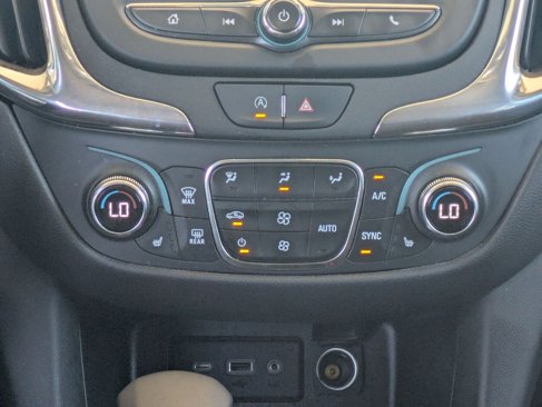 Used 2023 Chevrolet Equinox LT image 29
