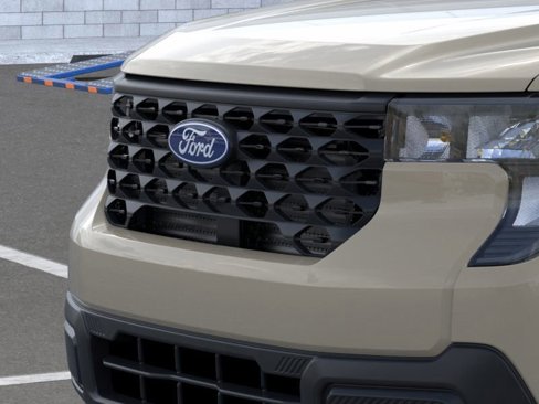 New 2025 Ford Maverick XL image 18