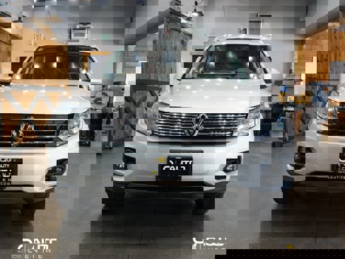 Used 2014 Volkswagen Tiguan SEL image 2