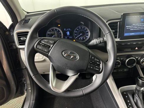 Used 2022 Hyundai Venue SEL w/ Cargo Package image 14