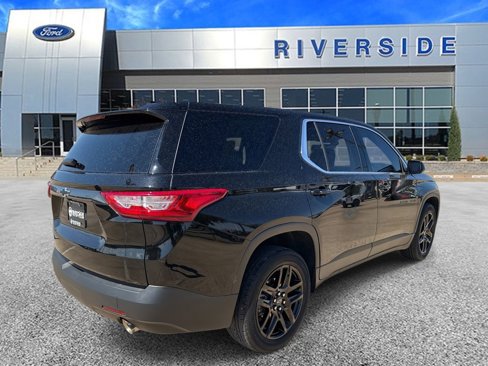 Used 2020 Chevrolet Traverse LS w/ LPO, Blackout Package image 4