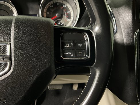 Used 2019 Dodge Grand Caravan SXT image 25