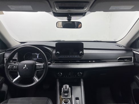 Used 2024 Mitsubishi Outlander SE Black Edition image 18