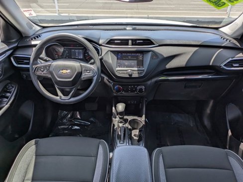 Used 2021 Chevrolet TrailBlazer LT w/ LPO, Blackout Package image 15