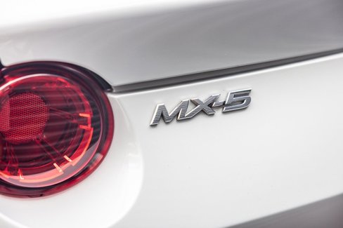 Used 2017 MAZDA MX-5 Miata RF Grand Touring image 21