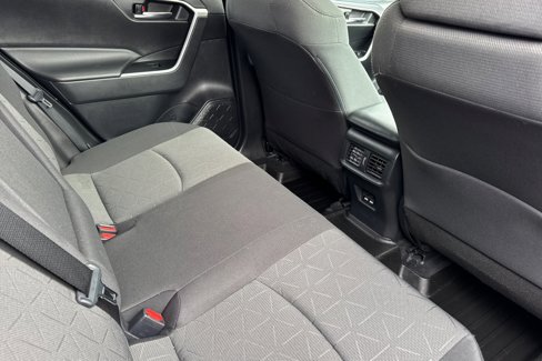 Used 2021 Toyota RAV4 XLE image 29