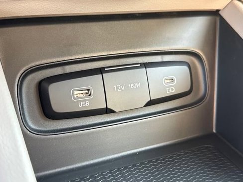 New 2025 Hyundai Venue SEL image 24
