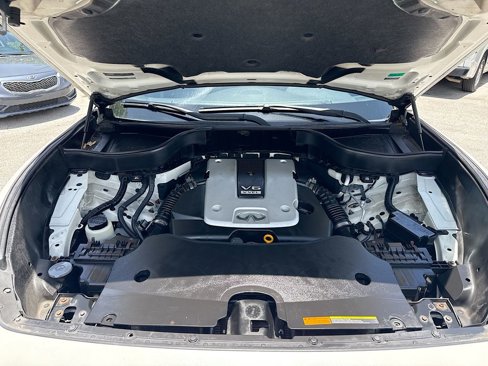 Used 2017 INFINITI QX70 AWD w/ Premium Package image 30