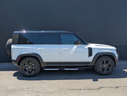 Used 2022 Land Rover Defender 110 X-Dynamic SE image 4