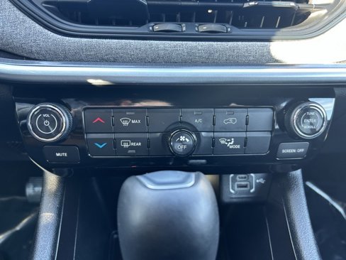 Certified 2024 Jeep Compass Latitude w/ Altitude Special Edition image 24