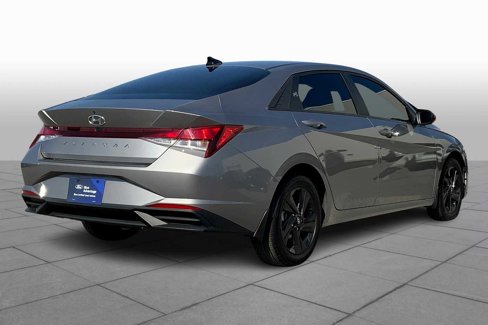 Used 2023 Hyundai Elantra SEL image 11