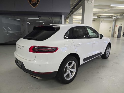 Used 2017 Porsche Macan image 3