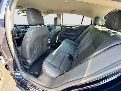 Used 2019 Buick Regal Essence w/ Driver Confidence Package I image 25