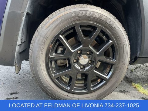 Used 2019 Jeep Renegade Latitude w/ Cold Weather Group image 31
