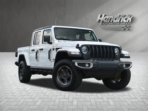 Used 2020 Jeep Gladiator Overland image 2