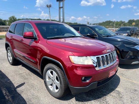 Used 2013 Jeep Grand Cherokee Laredo image 1