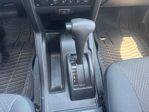 Used 2004 Nissan Xterra XE image 18