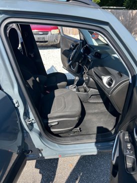 Used 2018 Jeep Renegade Latitude image 13